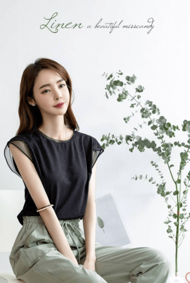 韓國熱賣《袖接紗棉麻上衣 》黑 白 杏 綠