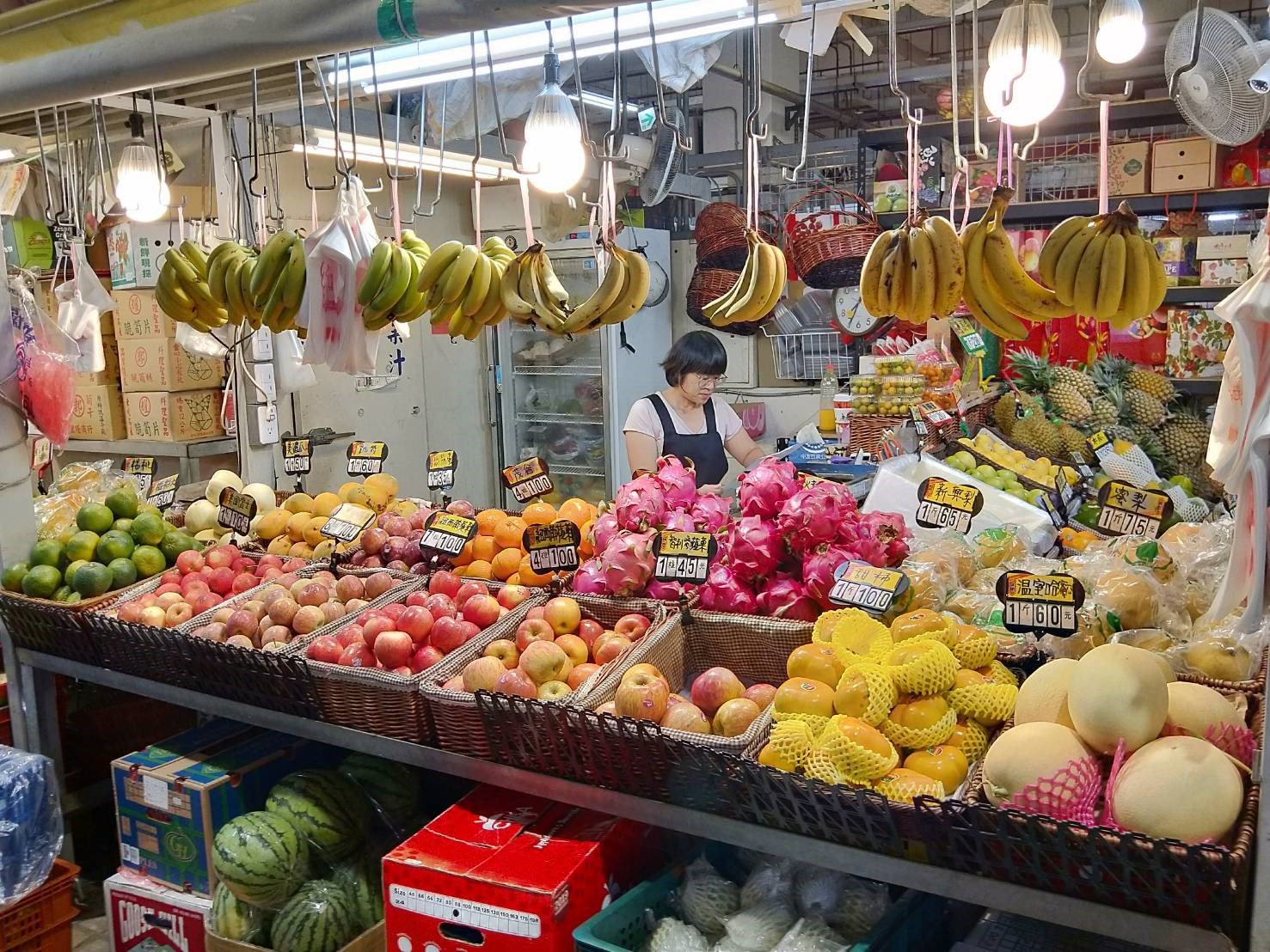 店內各式水果展示01