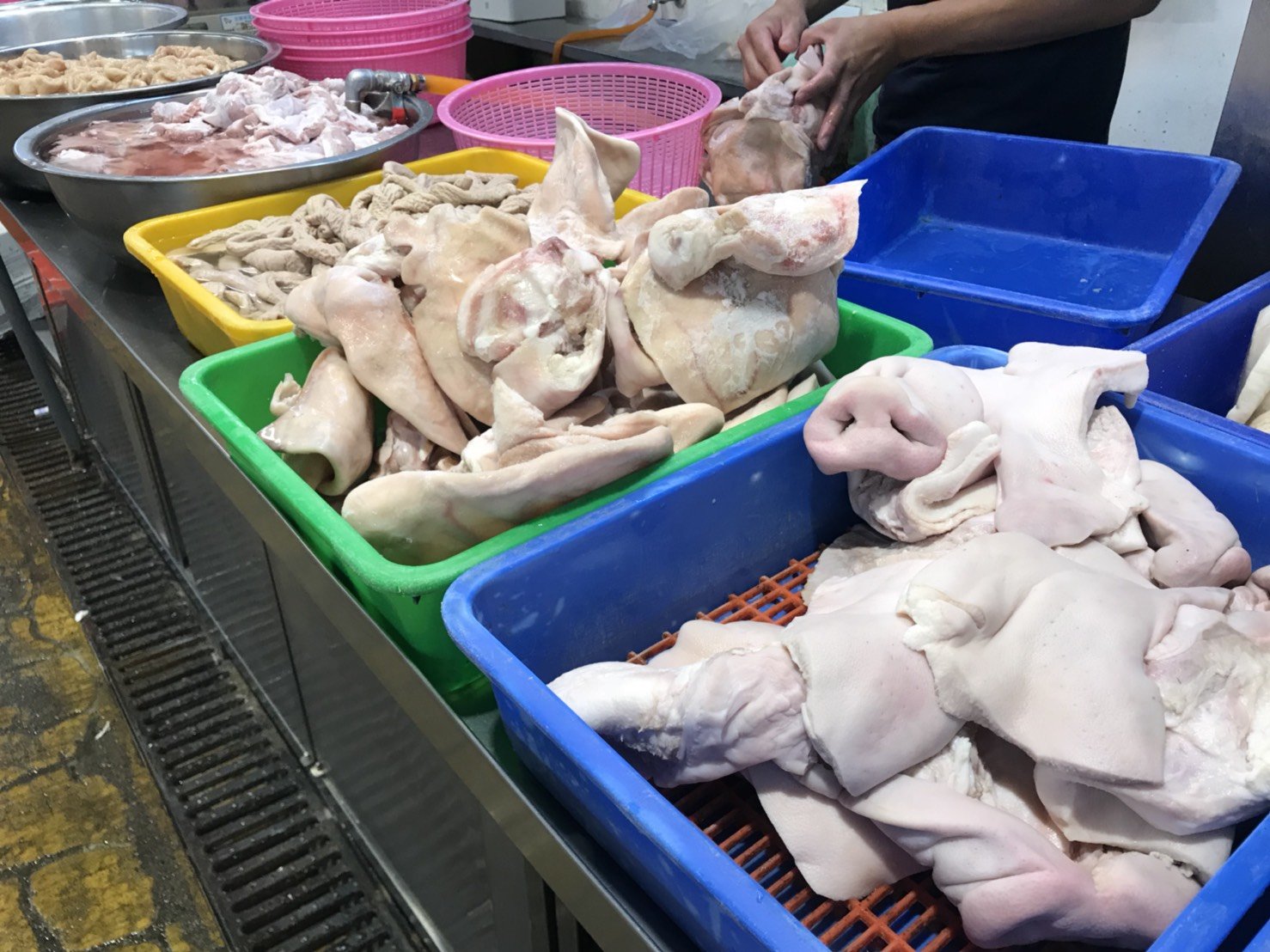 周記商行各式肉品