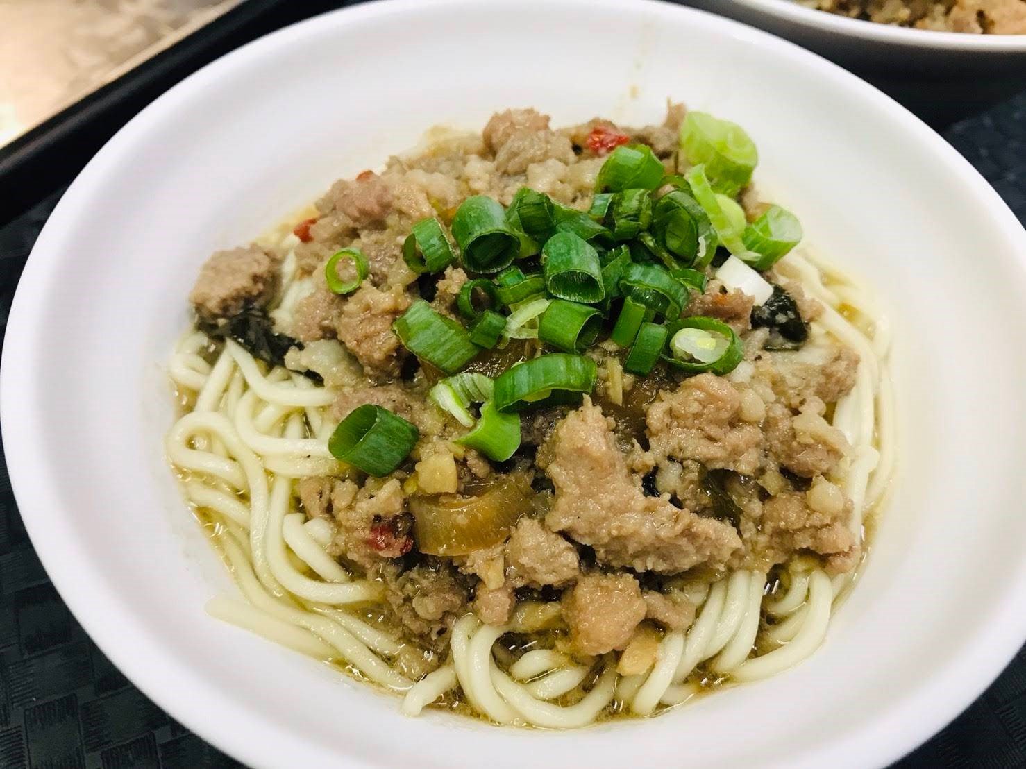 泰式嘎拋豬肉麵