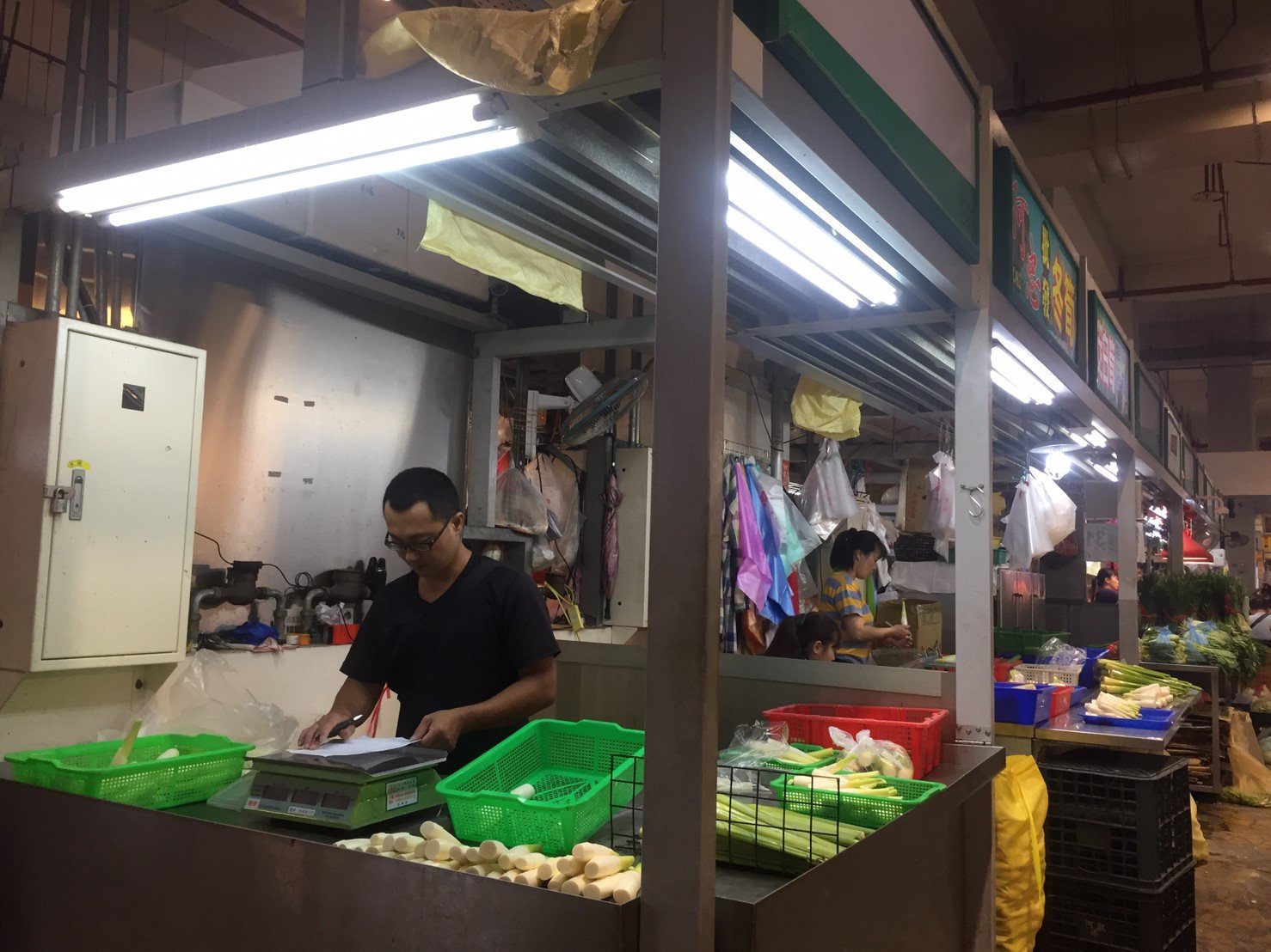  埔里筊白筍店面