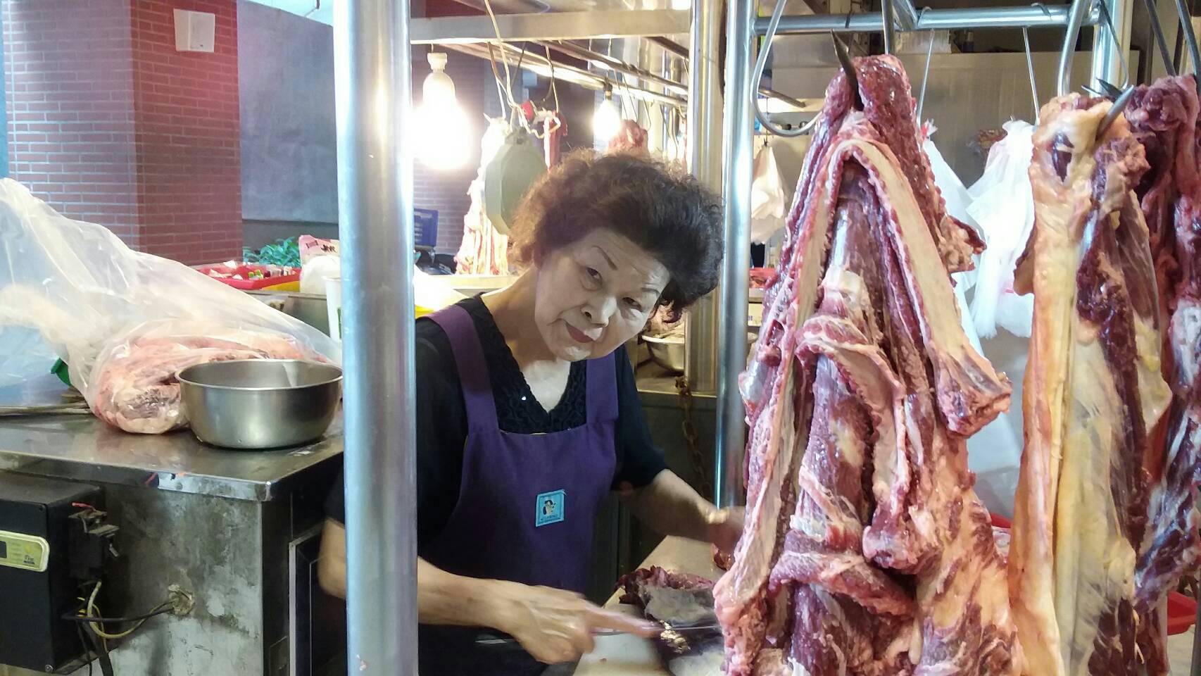 肉舖親切的老闆娘